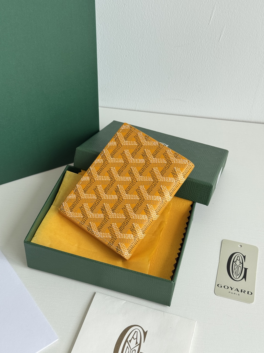 Saint-Marc カードケース 収納力抜群の本革製