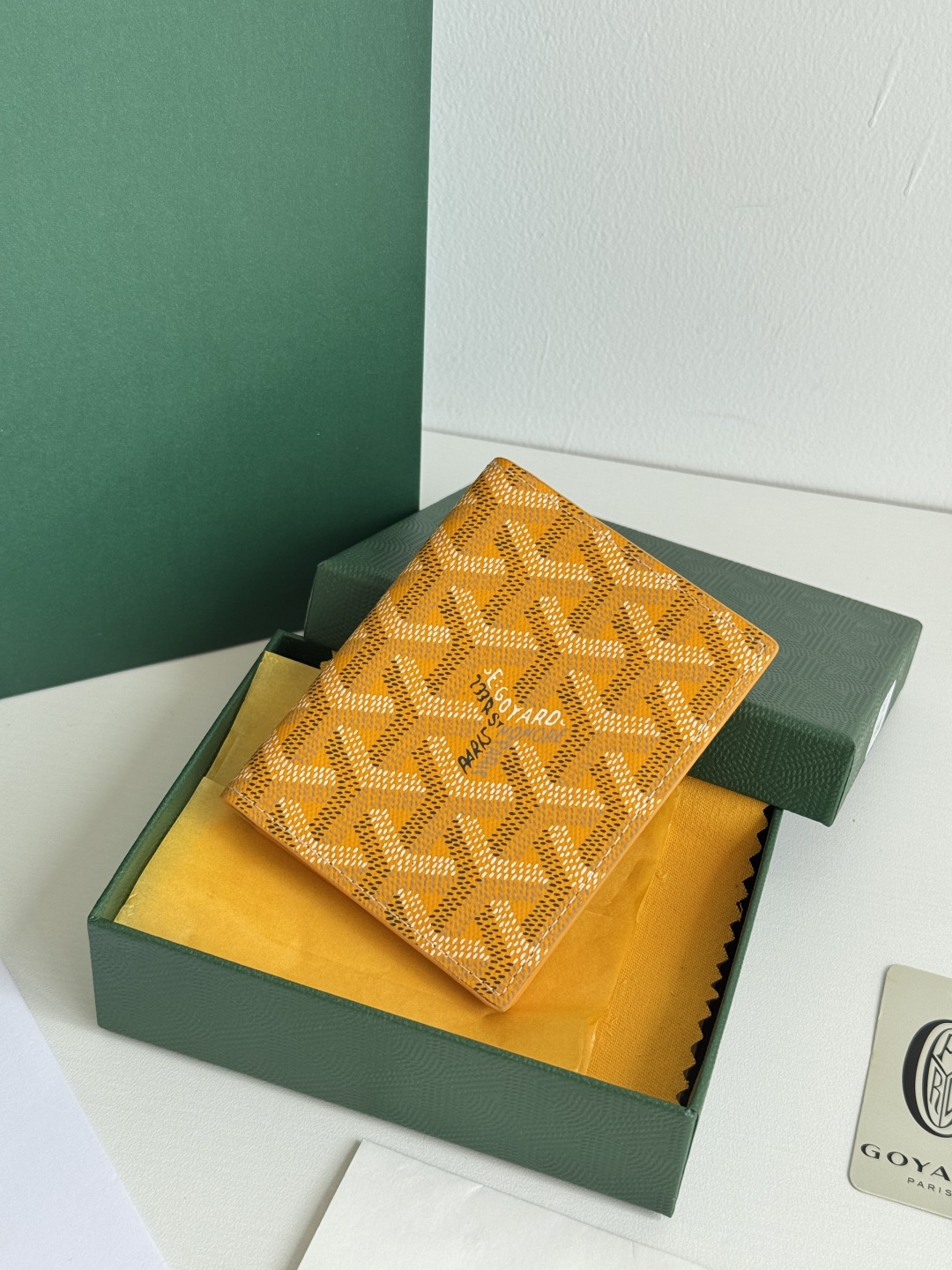 Saint-Marc カードケース 収納力抜群の本革製