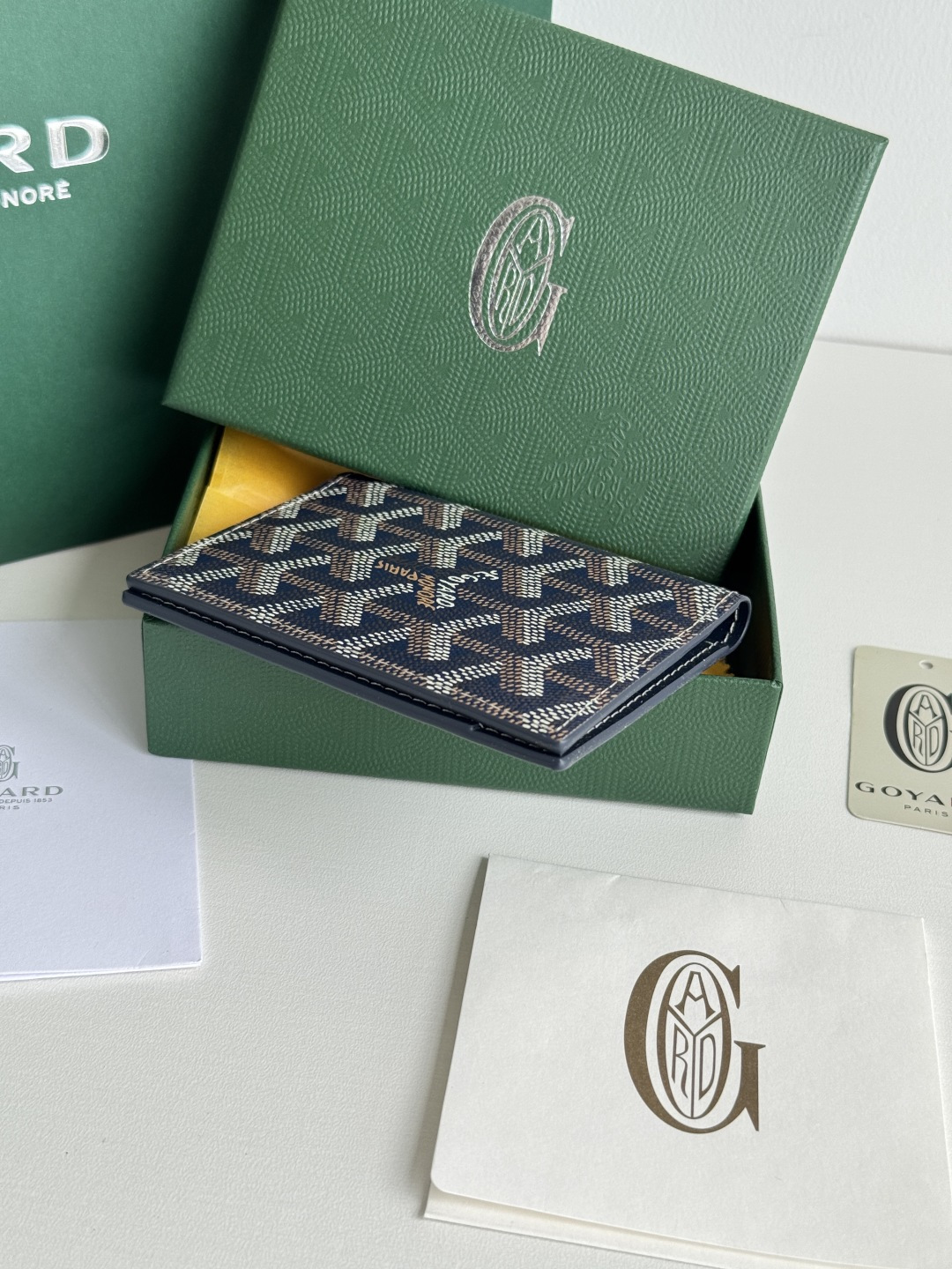 Saint-Marc カードケース 头层牛皮 高級感あふれるデザイン