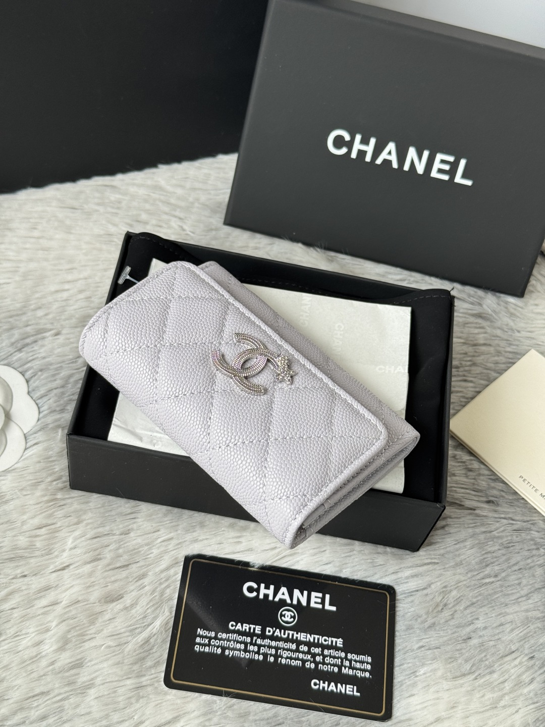 Chanel chanel 盖头卡包 可放信用卡 零钱