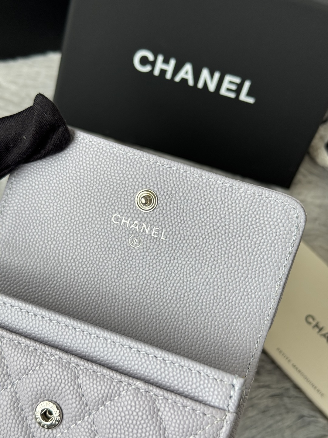 Chanel chanel 盖头卡包 可放信用卡 零钱