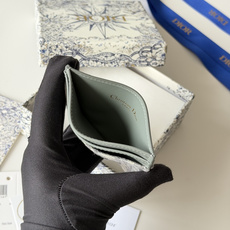 P卡夹提花 料 Oblique 印花编号: S2152这款 30 Montaigne 卡夹精致典雅。采用 P卡夹提花 料 Oblique 印花编号: S2152这款 30 Montaigne 卡夹精致典雅。采用