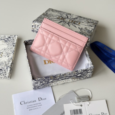 PCD 新品上架 新款🦋蝴蝶结尺寸:11.5*9*2 cm 卡片包 编号:S2064Dior专柜最新款火 PCD 新品上架 新款🦋蝴蝶结尺寸:11.5*9*2 cm 卡片包 编号:S2064Dior专柜最新款火