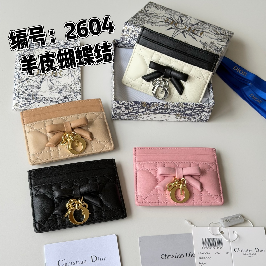 PCD 新品上架 新款🦋蝴蝶结尺寸：11.5*9*2 cm 卡片包 编号：S2064Dior专柜最新款火