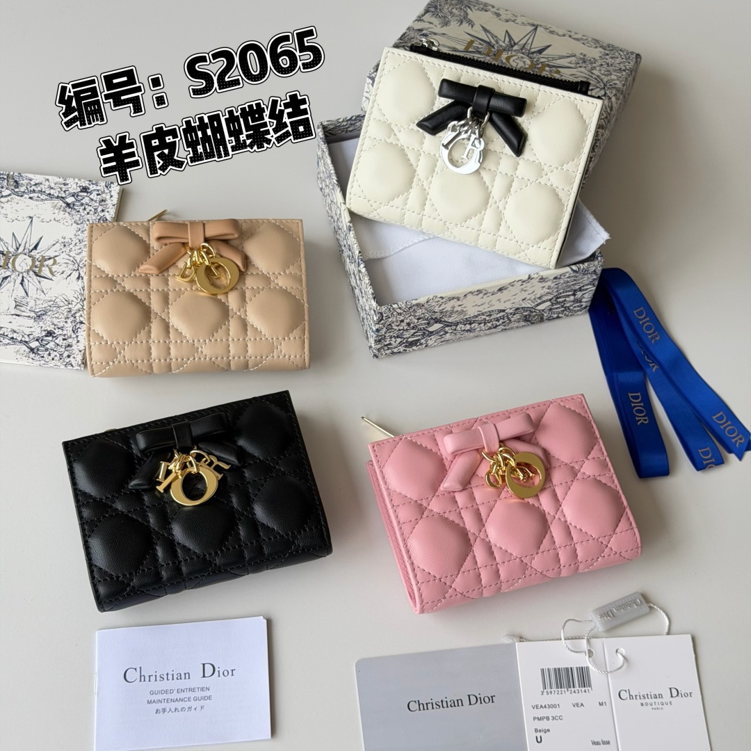 上新 上架 Dior最新款🦋蝴蝶结尺寸：11.5*9*2  羊皮 编号：S2065 Dior最新款火爆登