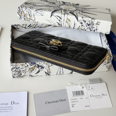 PDior 2026新品上架了 蝴蝶结🎀尺寸:19*10.5*2.5编号:S2600 小羊皮制作Dior PDior 2026新品上架了 蝴蝶结🎀尺寸:19*10.5*2.5编号:S2600 小羊皮制作Dior