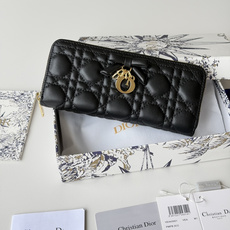 PDior 2026新品上架了 蝴蝶结🎀尺寸:19*10.5*2.5编号:S2600 小羊皮制作Dior PDior 2026新品上架了 蝴蝶结🎀尺寸:19*10.5*2.5编号:S2600 小羊皮制作Dior