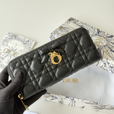 PDior 2026新品上架了 蝴蝶结🎀尺寸:19*10.5*2.5编号:S2600 小羊皮制作Dior PDior 2026新品上架了 蝴蝶结🎀尺寸:19*10.5*2.5编号:S2600 小羊皮制作Dior