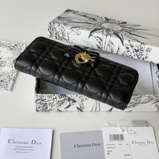 PDior 2026新品上架了 蝴蝶结🎀尺寸:19*10.5*2.5编号:S2600 小羊皮制作Dior PDior 2026新品上架了 蝴蝶结🎀尺寸:19*10.5*2.5编号:S2600 小羊皮制作Dior