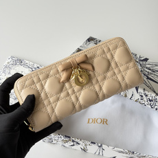 PDior 2026新品上架了 蝴蝶结🎀尺寸:19*10.5*2.5编号:S2600 小羊皮制作Dior PDior 2026新品上架了 蝴蝶结🎀尺寸:19*10.5*2.5编号:S2600 小羊皮制作Dior