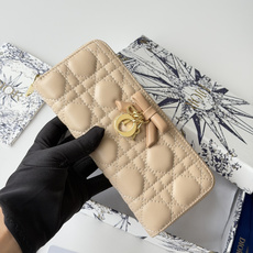 PDior 2026新品上架了 蝴蝶结🎀尺寸:19*10.5*2.5编号:S2600 小羊皮制作Dior PDior 2026新品上架了 蝴蝶结🎀尺寸:19*10.5*2.5编号:S2600 小羊皮制作Dior