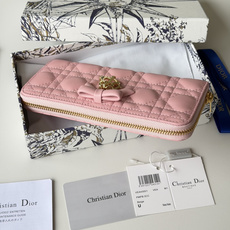 PDior 2026新品上架了 蝴蝶结🎀尺寸:19*10.5*2.5编号:S2600 小羊皮制作Dior PDior 2026新品上架了 蝴蝶结🎀尺寸:19*10.5*2.5编号:S2600 小羊皮制作Dior