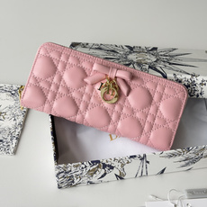 PDior 2026新品上架了 蝴蝶结🎀尺寸:19*10.5*2.5编号:S2600 小羊皮制作Dior PDior 2026新品上架了 蝴蝶结🎀尺寸:19*10.5*2.5编号:S2600 小羊皮制作Dior