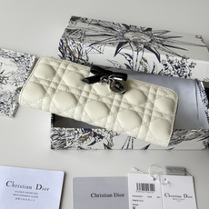 PDior 2026新品上架了 蝴蝶结🎀尺寸:19*10.5*2.5编号:S2600 小羊皮制作Dior PDior 2026新品上架了 蝴蝶结🎀尺寸:19*10.5*2.5编号:S2600 小羊皮制作Dior