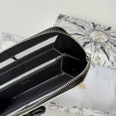 PDior 2026新品上架了 蝴蝶结🎀尺寸:19*10.5*2.5编号:S2600 小羊皮制作Dior PDior 2026新品上架了 蝴蝶结🎀尺寸:19*10.5*2.5编号:S2600 小羊皮制作Dior