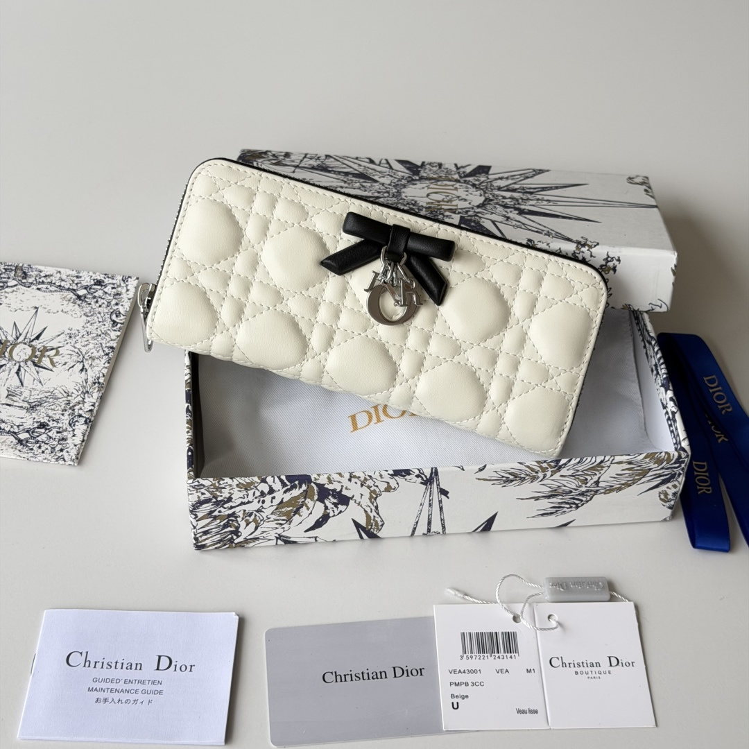 PDior 2026新品上架了 蝴蝶结🎀尺寸：19*10.5*2.5编号：S2600 小羊皮制作Dior
