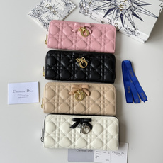 PDior 2026新品上架了 蝴蝶结🎀尺寸:19*10.5*2.5编号:S2600 小羊皮制作Dior PDior 2026新品上架了 蝴蝶结🎀尺寸:19*10.5*2.5编号:S2600 小羊皮制作Dior