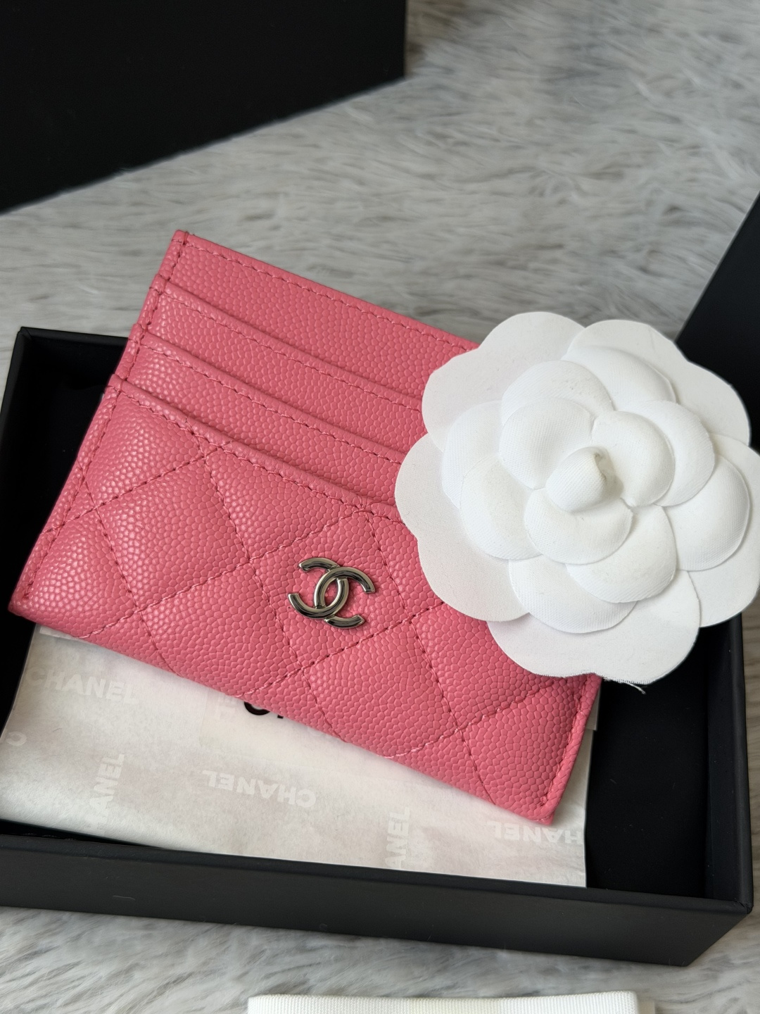 🌾 新增彩色 银扣chanel 新品 卡片包鱼子酱牛皮七个卡位 可放零钱 进口意大利鱼子酱牛皮制作+五金 🌾 新增彩色 银扣chanel 新品 卡片包鱼子酱牛皮七个卡位 可放零钱 进口意大利鱼子酱牛皮制作+五金