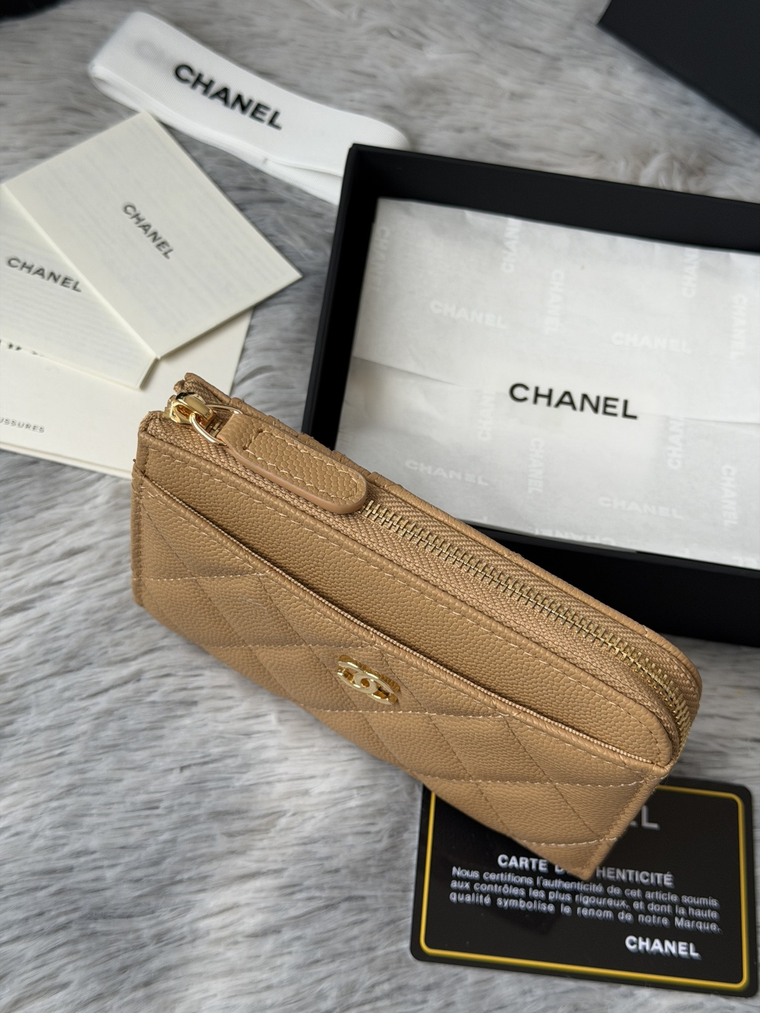 P chanel-鱼子酱牛皮可放零钱 信用卡 硬币 7字型单拉卡包 原单品质 款号:A3179,颜色 P chanel-鱼子酱牛皮可放零钱 信用卡 硬币 7字型单拉卡包 原单品质 款号:A3179,颜色
