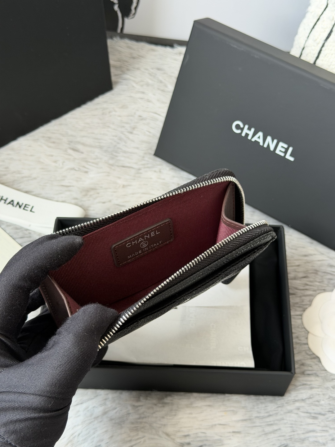 P chanel-鱼子酱牛皮可放零钱 信用卡 硬币 7字型单拉卡包   原单品质 款号：A3179，颜色