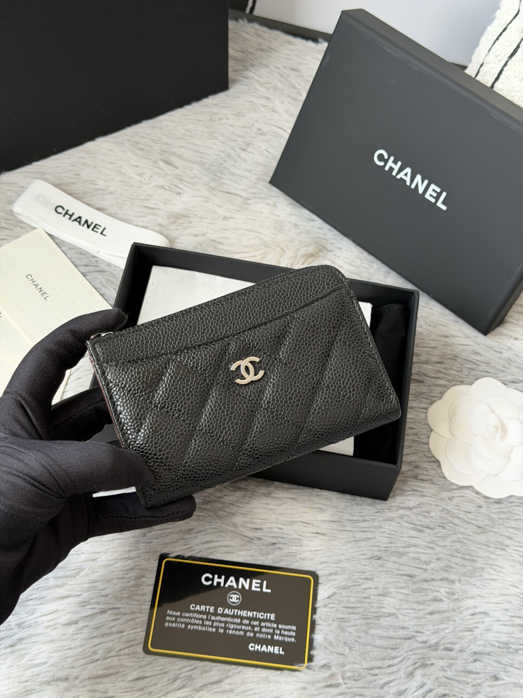 P chanel-鱼子酱牛皮可放零钱 信用卡 硬币 7字型单拉卡包   原单品质 款号：A3179，颜色