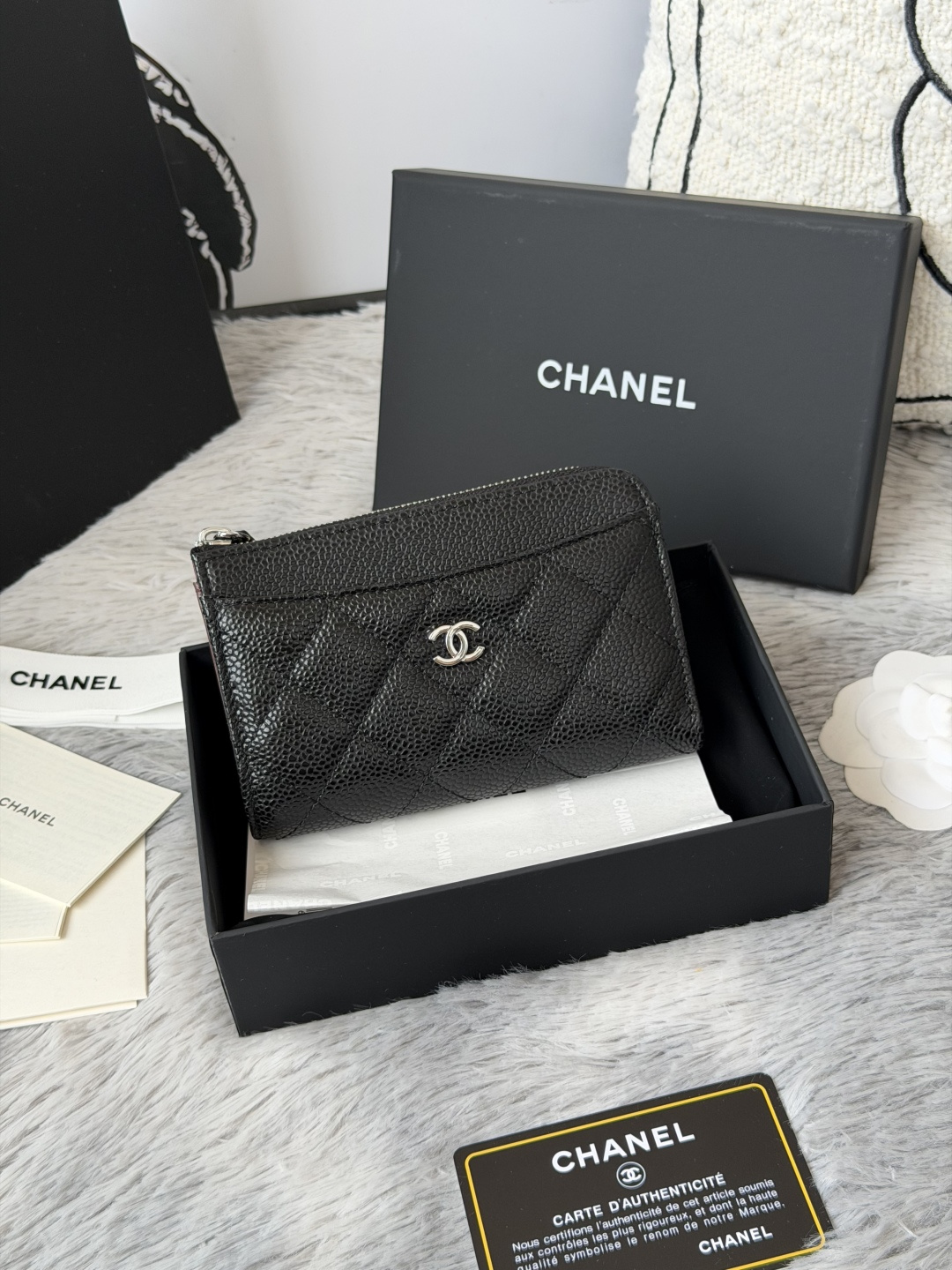 P chanel-鱼子酱牛皮可放零钱 信用卡 硬币 7字型单拉卡包   原单品质 款号：A3179，颜色
