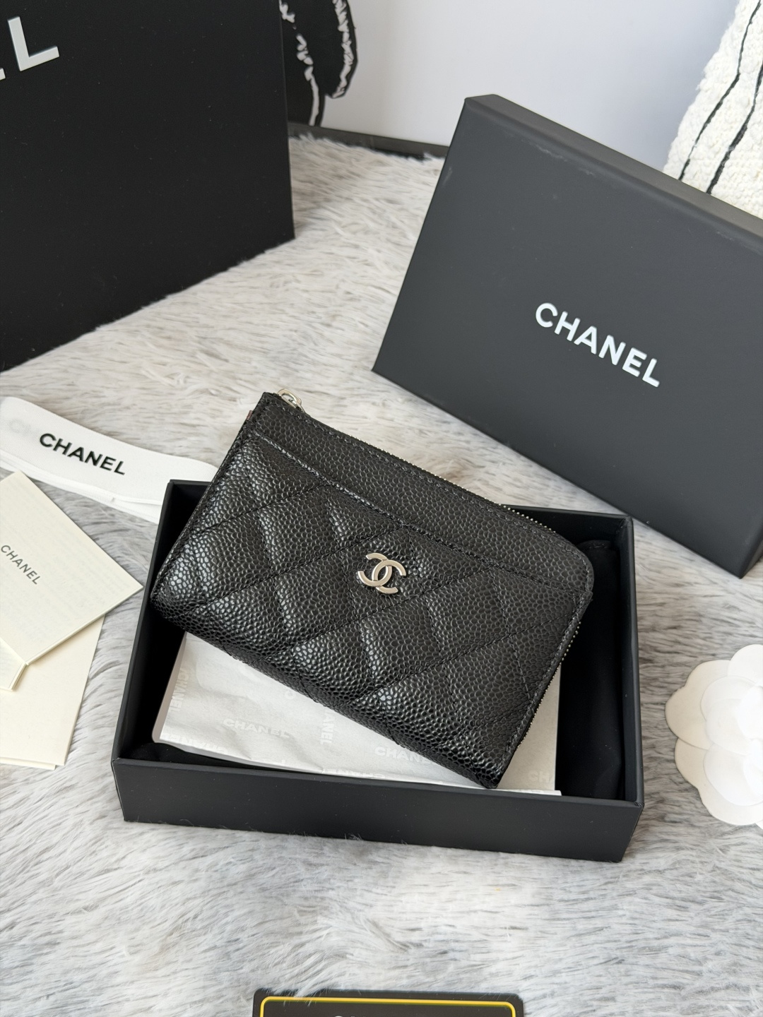 P chanel-鱼子酱牛皮可放零钱 信用卡 硬币 7字型单拉卡包   原单品质 款号：A3179，颜色