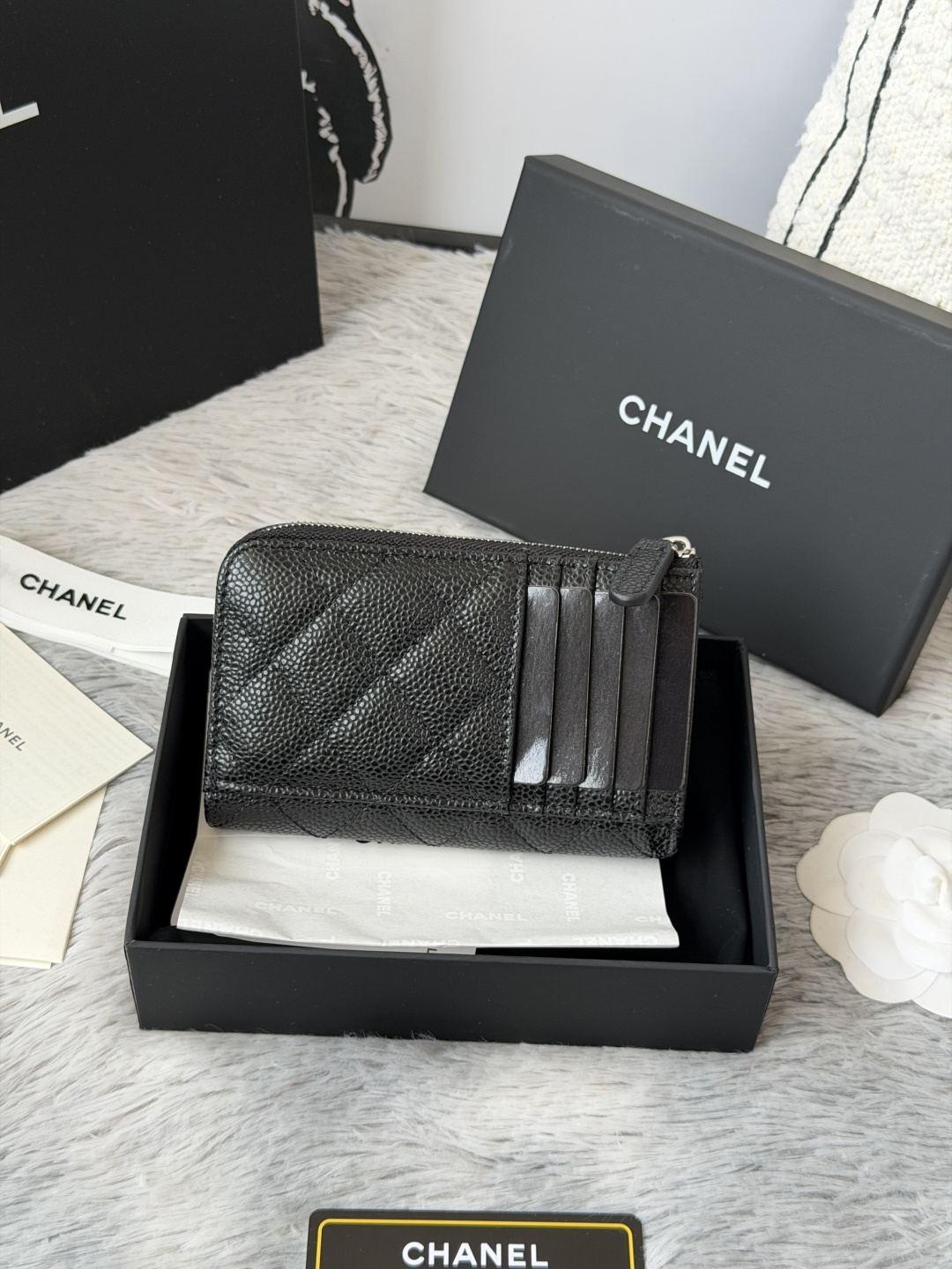 P chanel-鱼子酱牛皮可放零钱 信用卡 硬币 7字型单拉卡包   原单品质 款号：A3179，颜色
