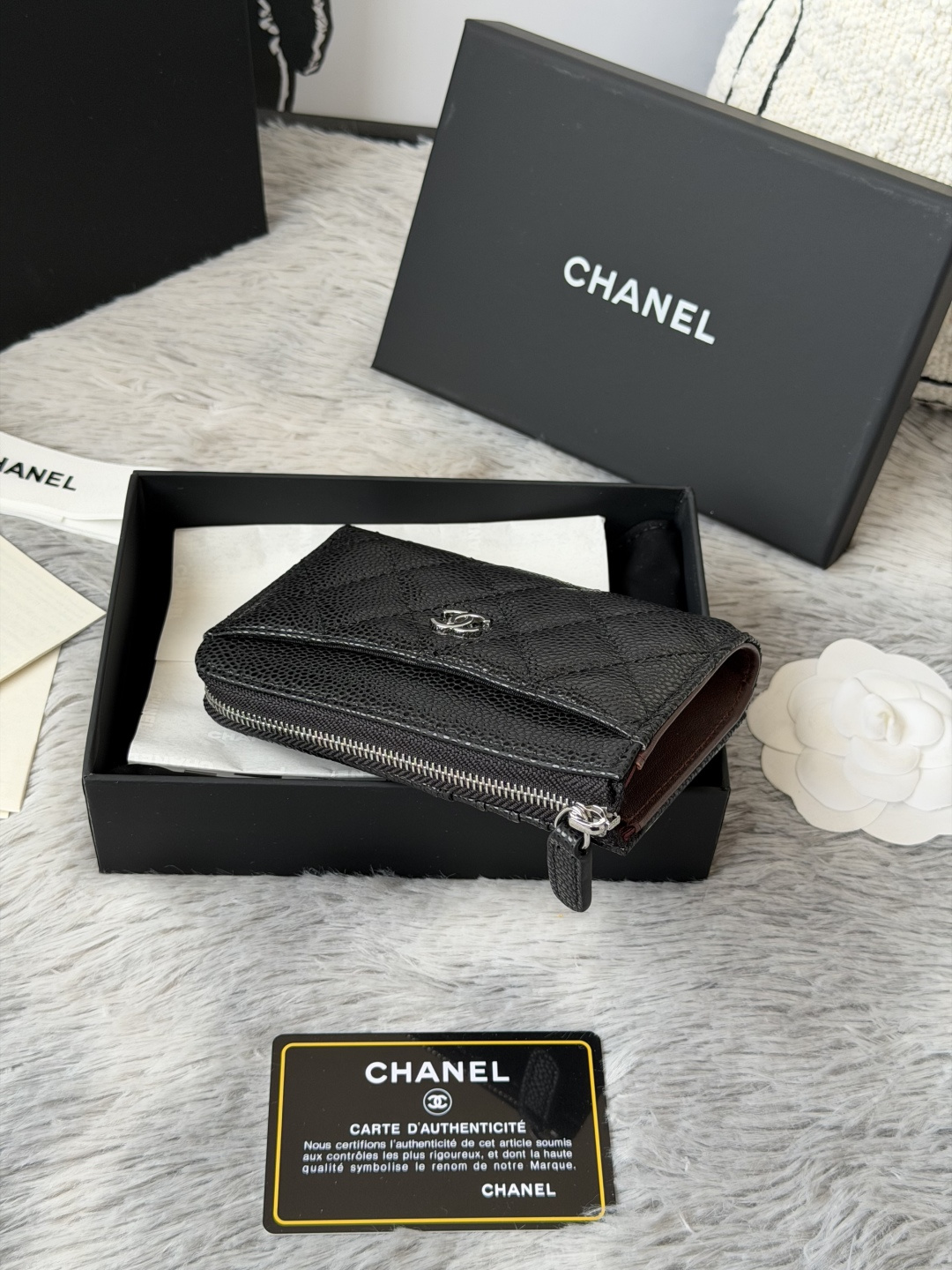 P chanel-鱼子酱牛皮可放零钱 信用卡 硬币 7字型单拉卡包   原单品质 款号：A3179，颜色