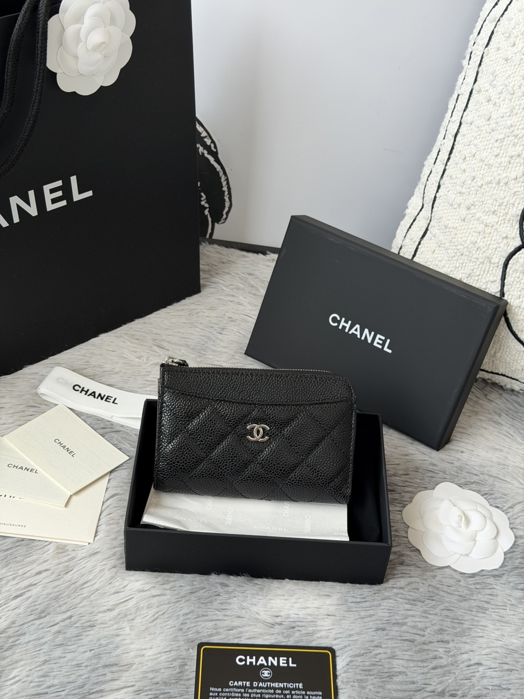 P chanel-鱼子酱牛皮可放零钱 信用卡 硬币 7字型单拉卡包   原单品质 款号：A3179，颜色