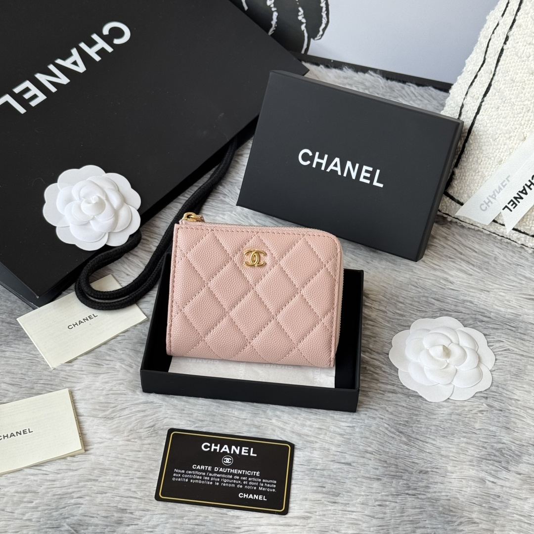 NO:920123,chanel early spring new style seven-character short zipper bag imported caviar cowhide can hold documents, bank cards, coins, hundred dollar bills, super practical super beautiful short wallet style number A size 11.5×9.2×2cm new seven-character half zipper bag, chanel wallet, chanel, wallets, cowhide19860909chanel 早春新款 七字短款拉链包 进口鱼子酱牛皮 可放证件银行卡, 零钱硬币,百元大钞,超级实用 超级美丽短款钱包 款号A 尺寸11.5×9.2×2cm 新款七字半拉卡包,chanel钱包,chanel,wallets,cowhide,欧美剧