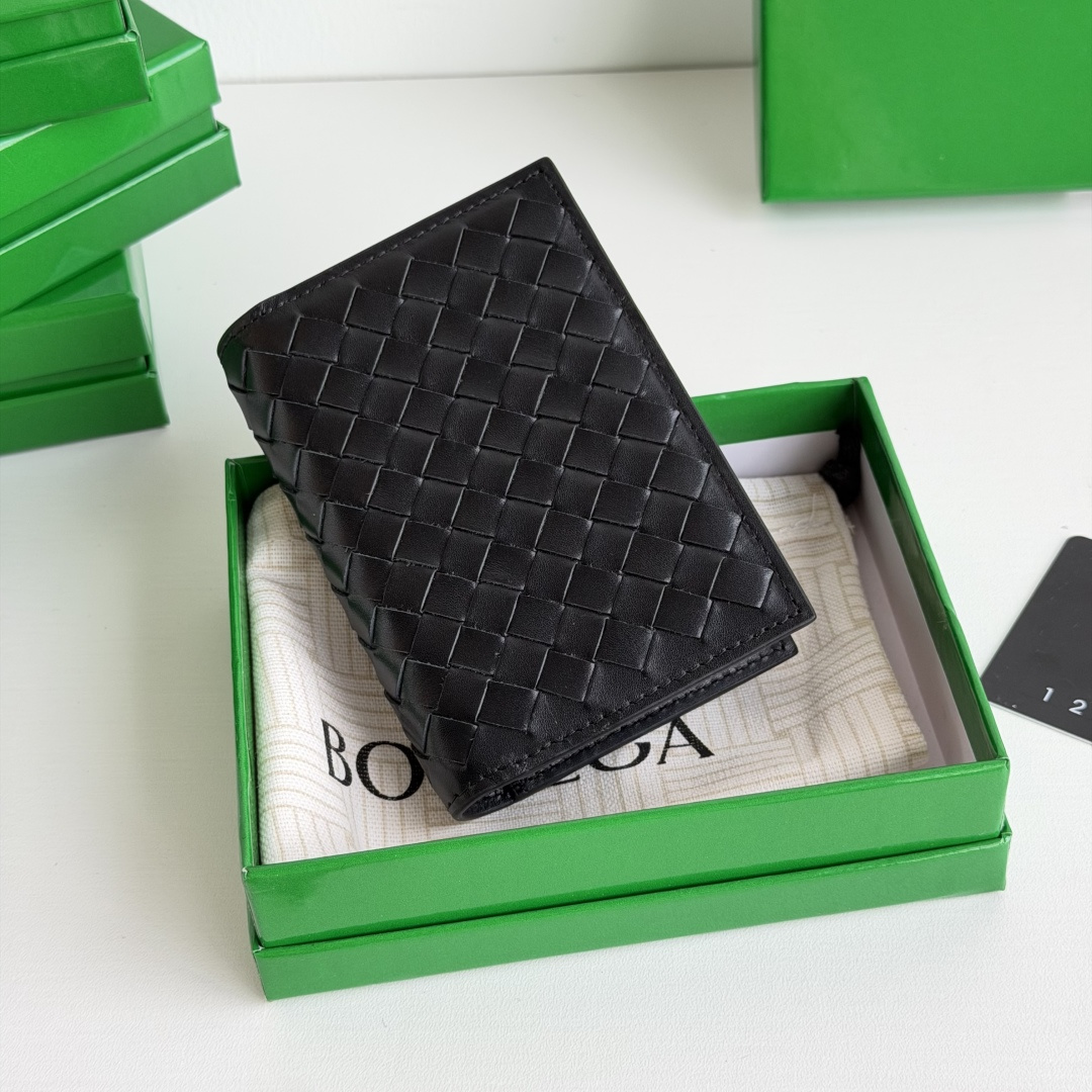 💰Made of medium-grade fetal cowhide
Half-fold card holder, credit card holder, change
The card holder is made of original cowhide and has a flip-top opening and closing photo 5