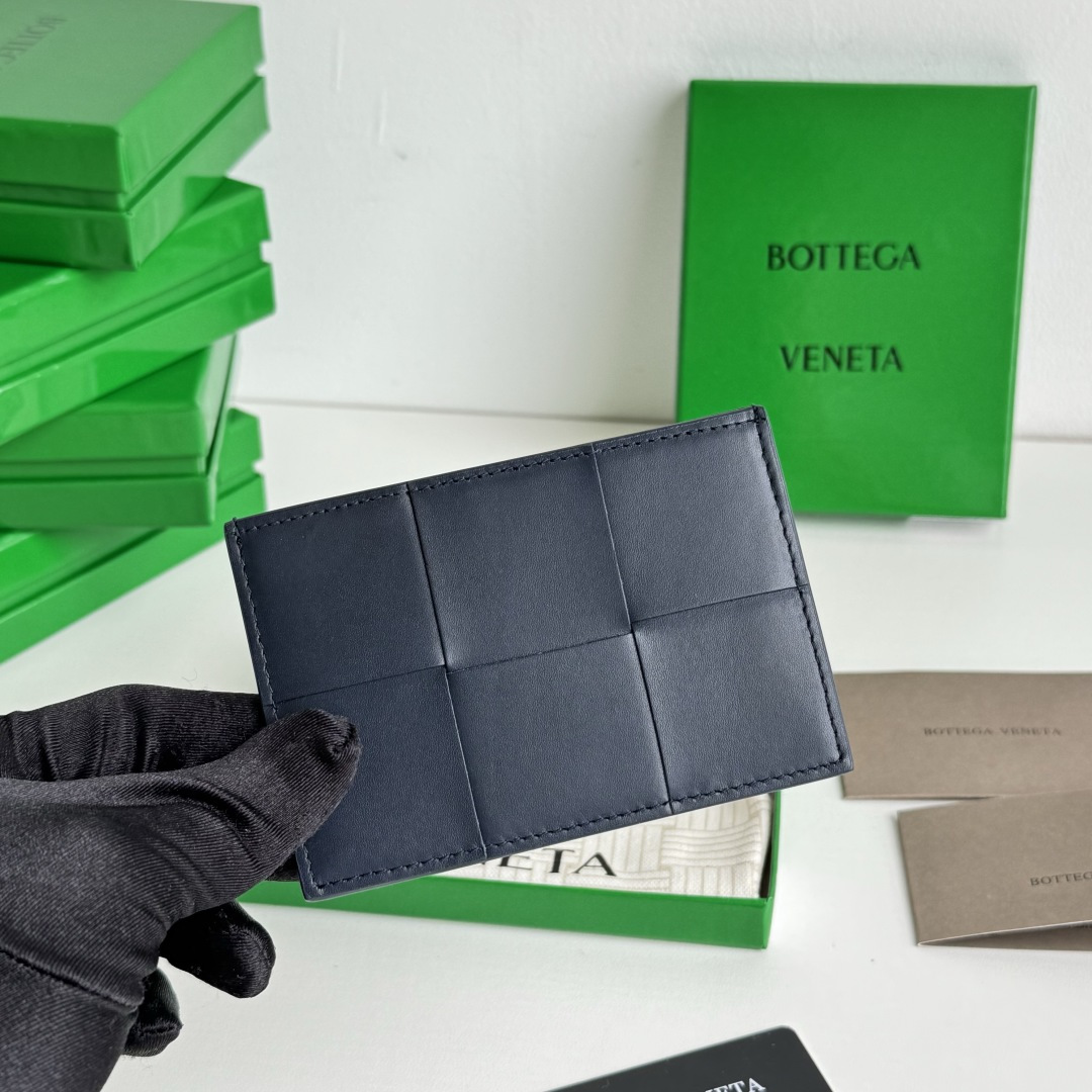 💰Latest new model, large grid woven ultra-thin card holder
Easy to carry and compact, designed with first-layer cowhide leather photo 5