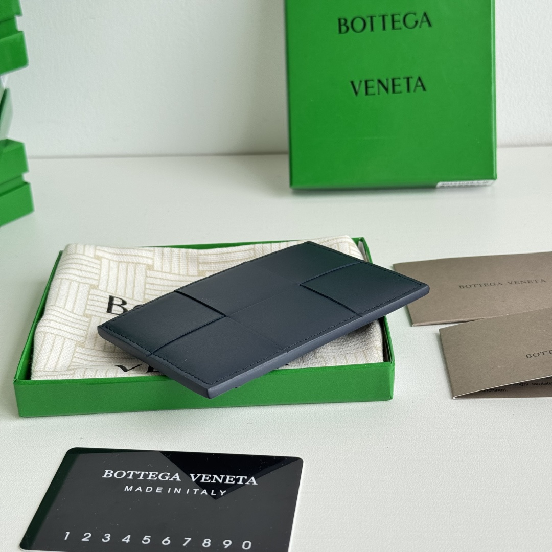 💰Latest new model, large grid woven ultra-thin card holder
Easy to carry and compact, designed with first-layer cowhide leather photo 8