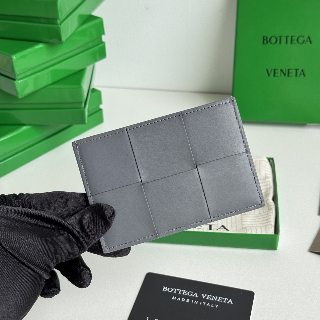 💰Latest new model, large grid woven ultra-thin card holder
Easy to carry and compact, designed with first-layer cowhide leather photo 2