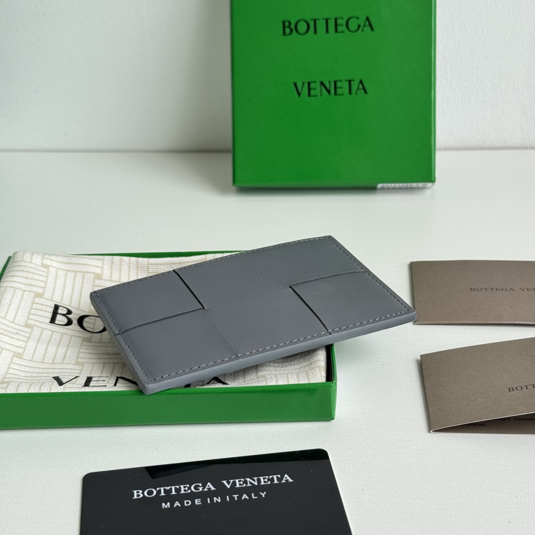 💰Latest new model, large grid woven ultra-thin card holder
Easy to carry and compact, designed with first-layer cowhide leather photo 3