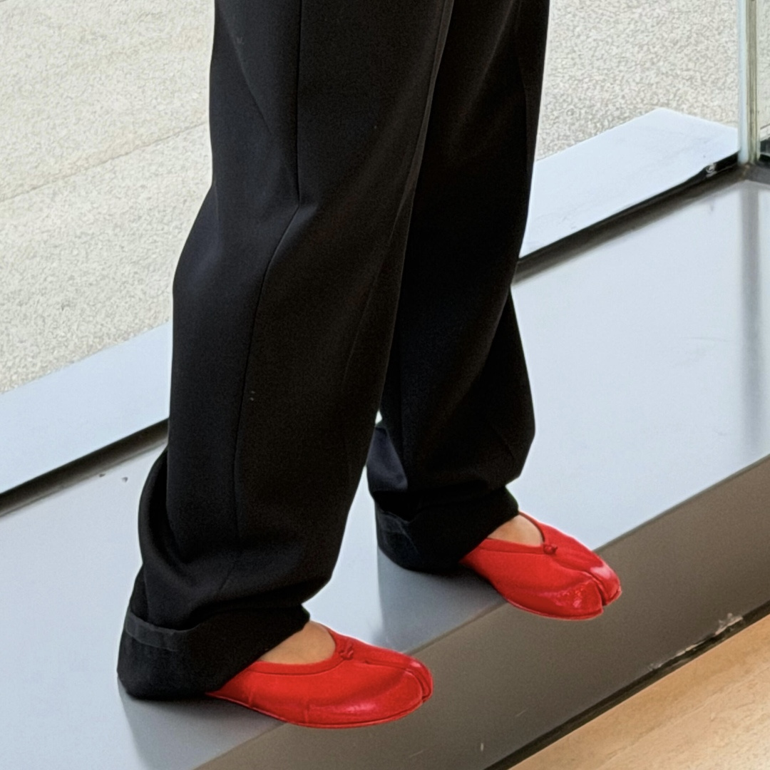 NO:787898,Upper foot display, split-toe shoes19860909上脚展示,分趾鞋,Women's Shoes