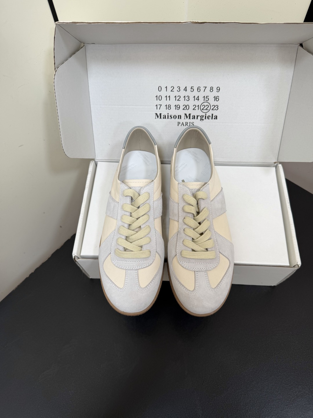 NO:866932,Men's Maison Margiela mm6 Margiela 2026 new sheepskin retro virtue training shoes Upper: sheepskin suede Lining: imported lambskin Original open-molded rubber wear-resistant tendon sole Size: 35-45 (40 for women and 45 for men, customized and non-returnable), casual shoes/sports shoes, masion margiela, masion margiela, sneakers, sheepskin, chamois leather19860909男款Maison Margiela mm6马吉拉2026新款羊皮复古德训鞋  鞋面:羊皮麂皮绒 内里:进口小羊皮 鞋底原版开模橡胶耐磨牛筋底 Size:35-45（女40男45定制不退换）,休闲鞋/运动鞋,masion margiela,masion margiela,sneakers,sheepskin,chamois leather,Women's Shoes