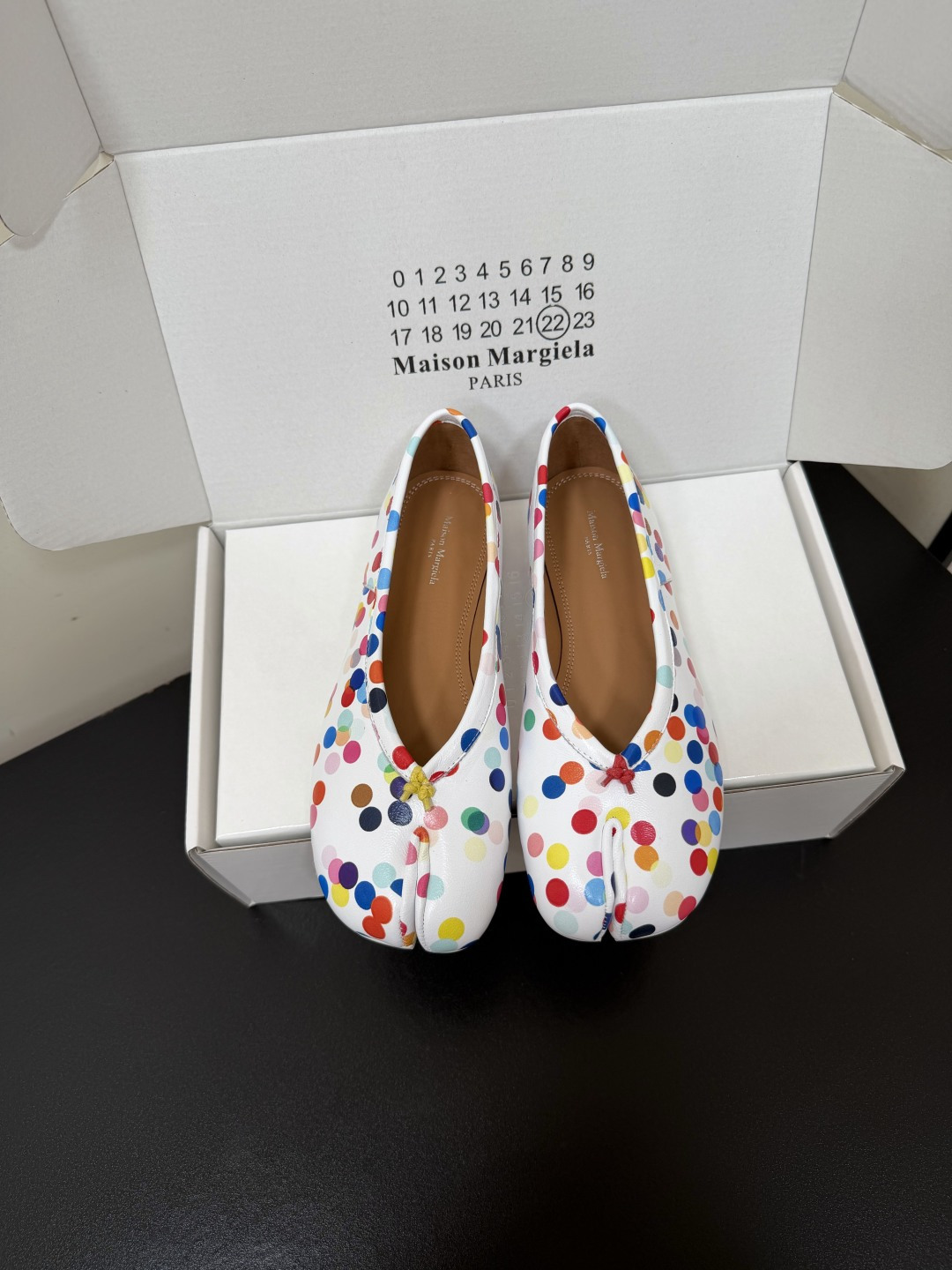 NO:866908,Maison Margiela MM6 Margiela pleated split-toe shoes Tabi split-toe ballet shoes made in Italian vegetable-tanned sheepskin!  Welcome to compare with the real original outsole!  Size: 35-39 (40.41 customization is not returnable), split-toe shoes, masion margiela, masion margiela, sheepskin19860909Maison Margiela MM6马吉拉皱褶分趾鞋 Tabi分趾芭蕾单鞋 意产植鞣羊皮！ 欢迎对比 真正的原版大底！ Size:35-39（40.41定制不退换）,分趾鞋,masion margiela,masion margiela,sheepskin,Women's Shoes