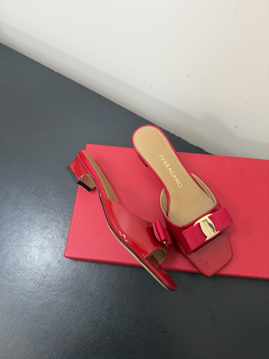 Ferragamo Slides