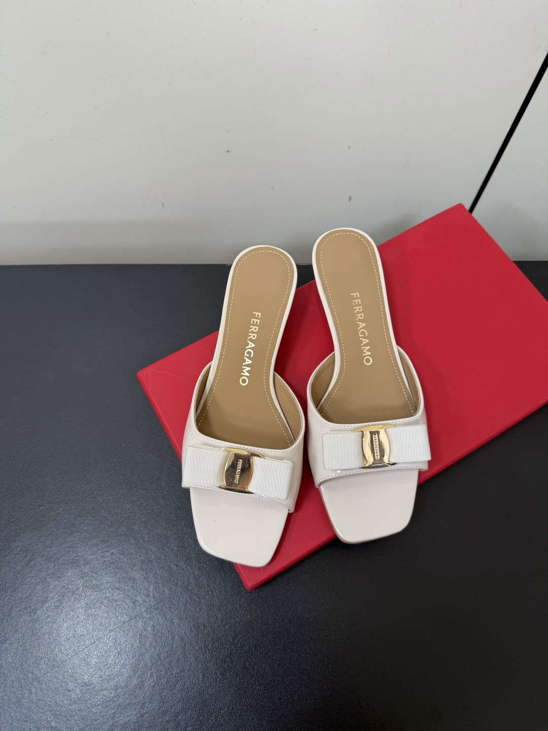 Ferragamo Slides