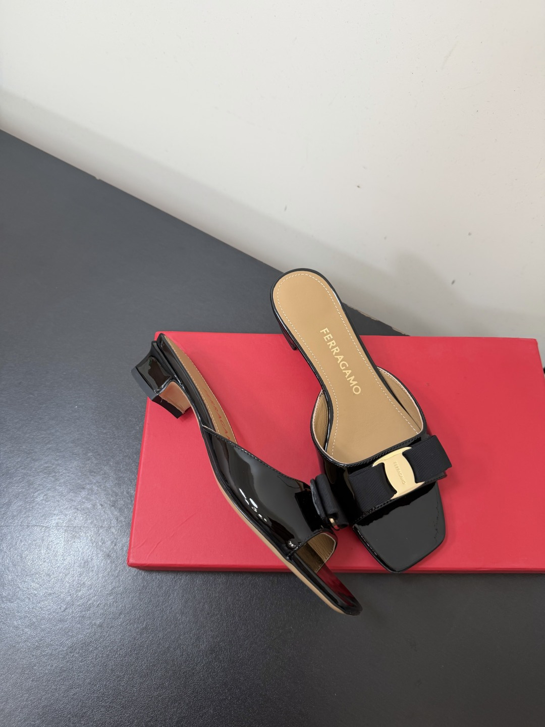 Ferragamo Slides
