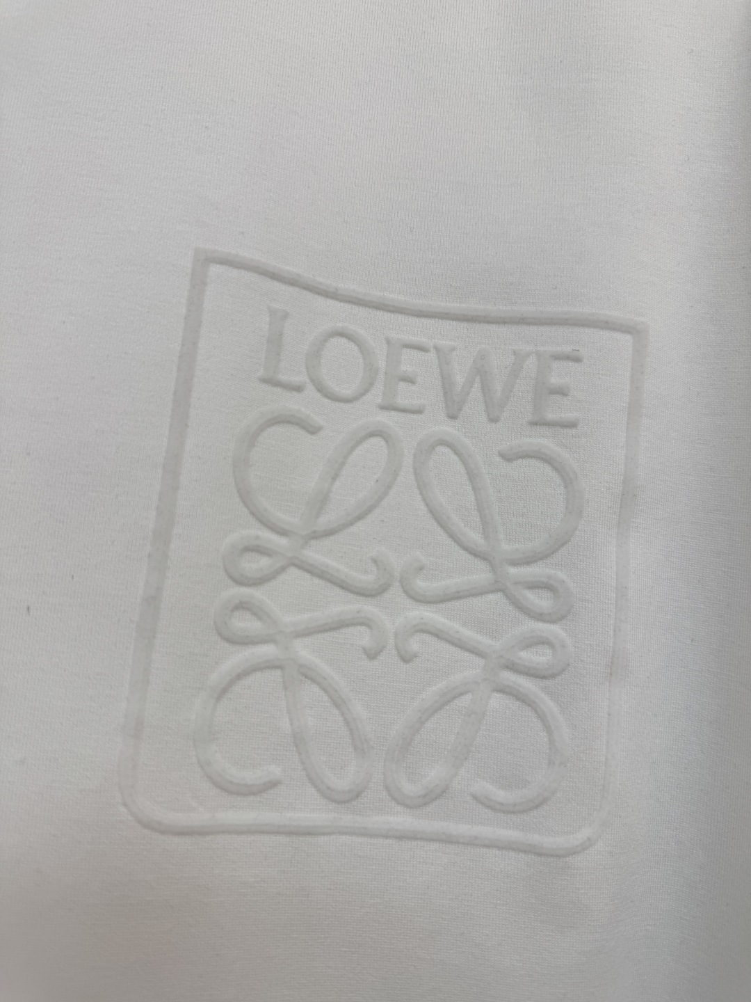 Loewe men Новинка 2026 года, новый логотип T — photo 8