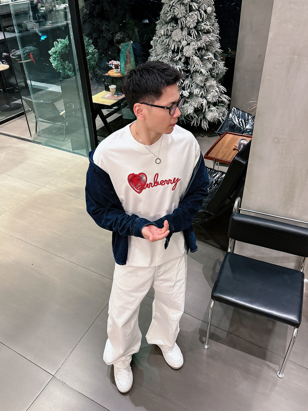 巴宝莉#BUR 2026春夏新款首发专柜最新款短袖圆领T恤 高端订制 设计前卫时尚！品牌logo重工艺设