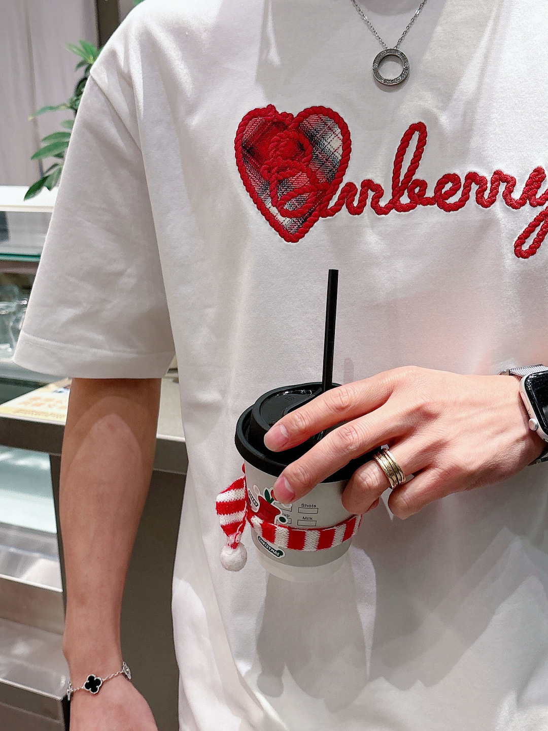 巴宝莉#BUR 2026春夏新款首发专柜最新款短袖圆领T恤 高端订制 设计前卫时尚！品牌logo重工艺设