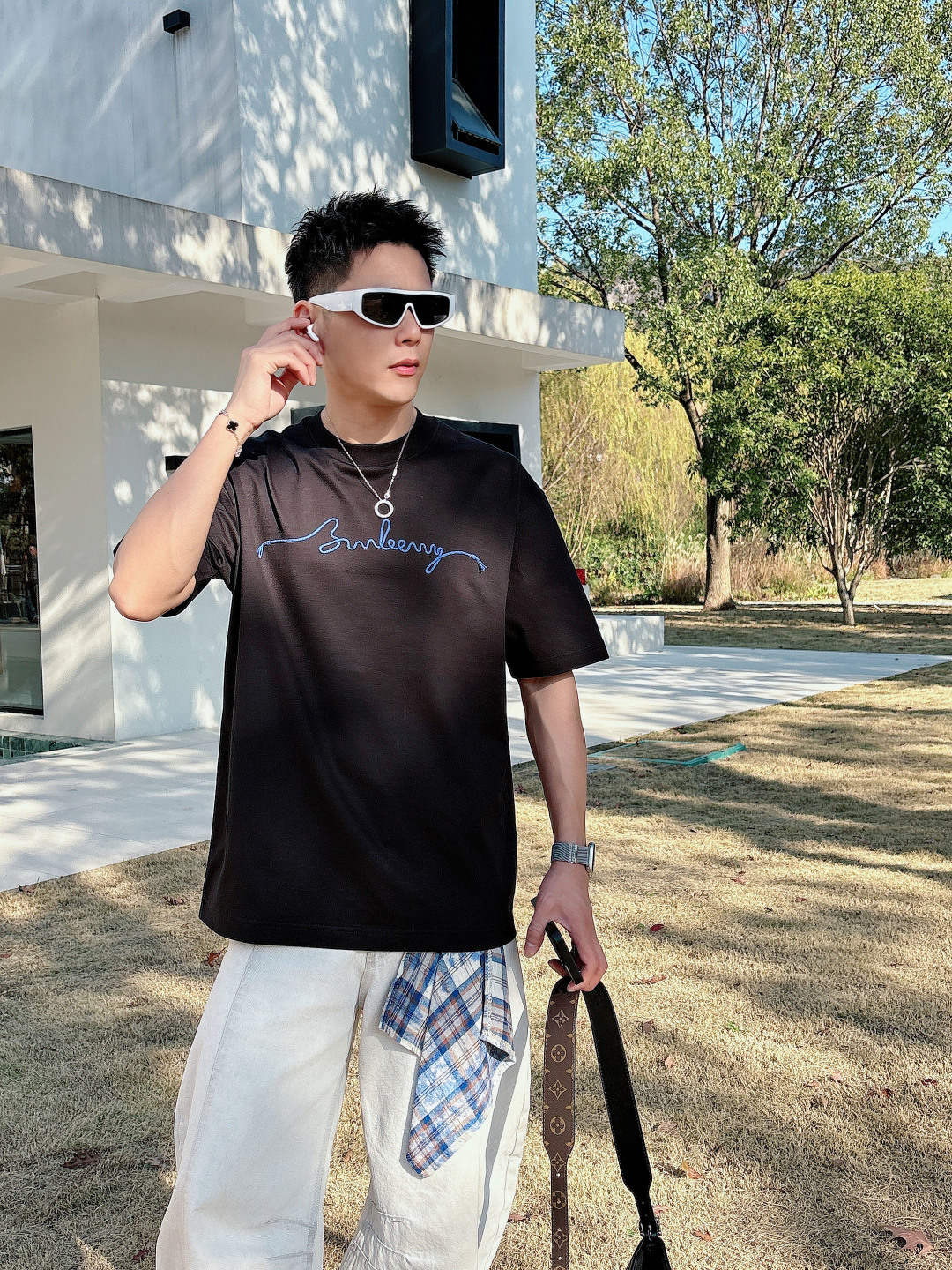 巴宝莉#BUR 2026春夏新款首发专柜最新款短袖圆领T恤 高端订制 设计前卫时尚！品牌logo重工艺设