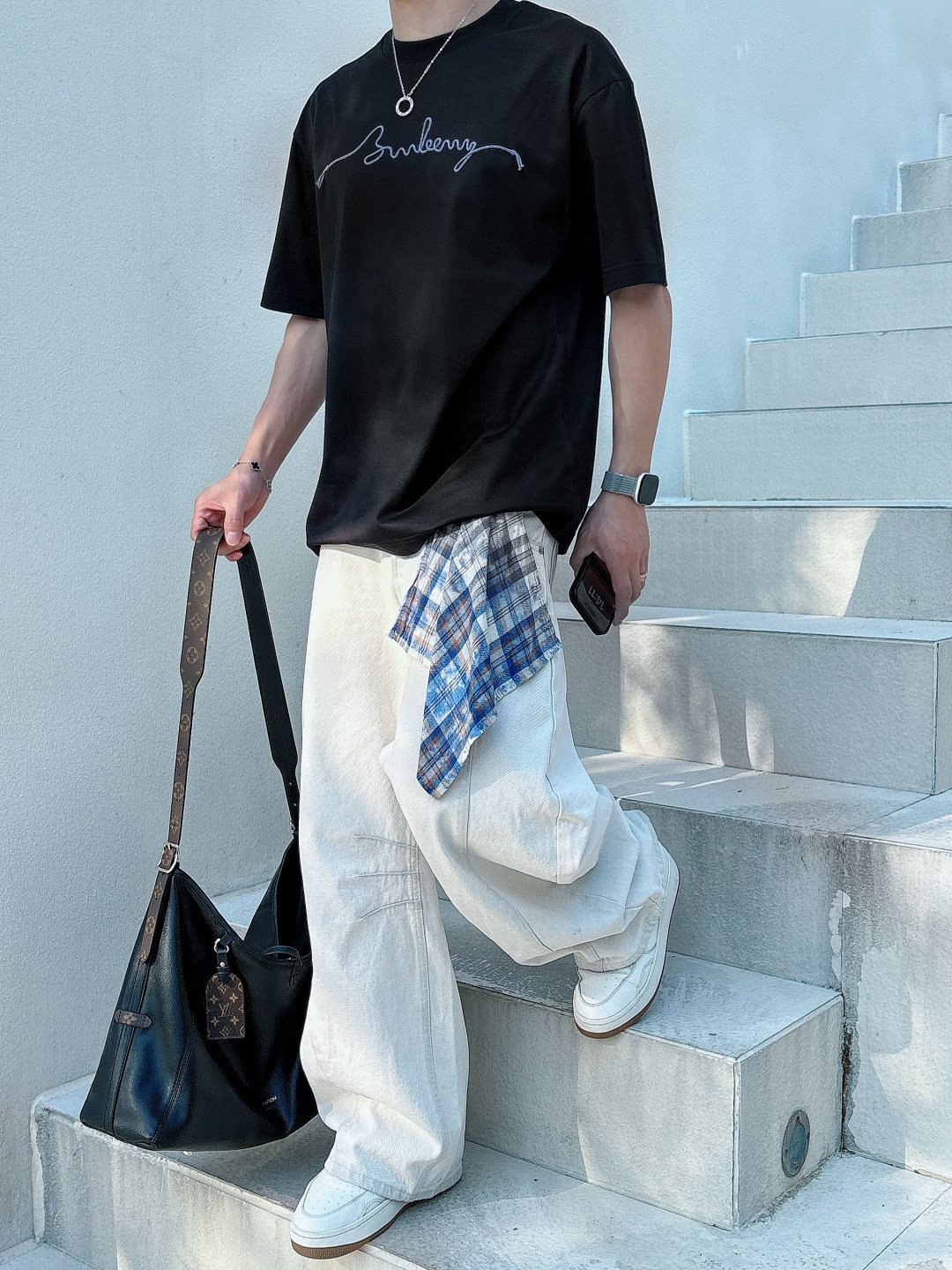 巴宝莉#BUR 2026春夏新款首发专柜最新款短袖圆领T恤 高端订制 设计前卫时尚！品牌logo重工艺设