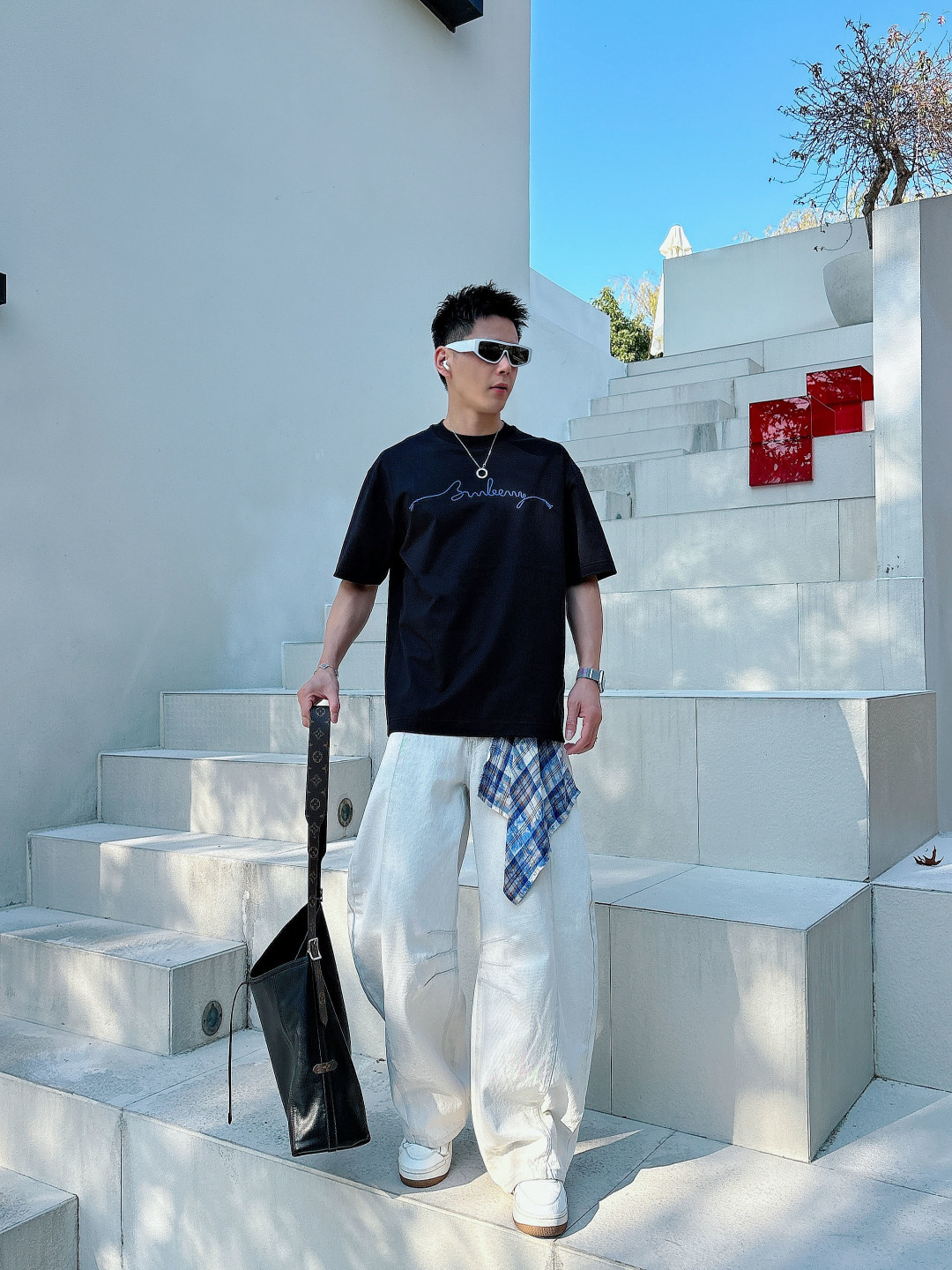 巴宝莉#BUR 2026春夏新款首发专柜最新款短袖圆领T恤 高端订制 设计前卫时尚！品牌logo重工艺设