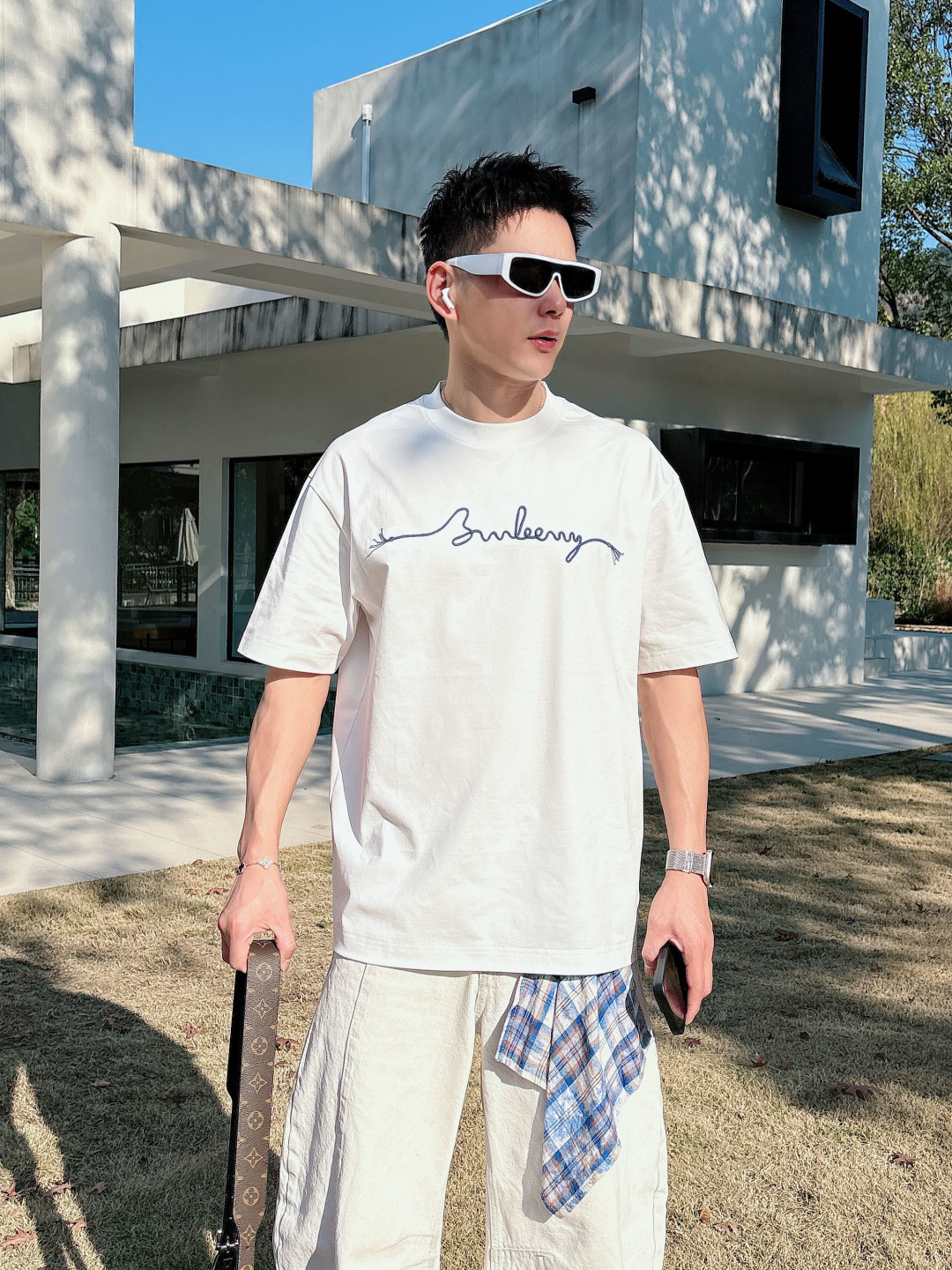 巴宝莉#BUR 2026春夏新款首发专柜最新款短袖圆领T恤 高端订制 设计前卫时尚！品牌logo重工艺设