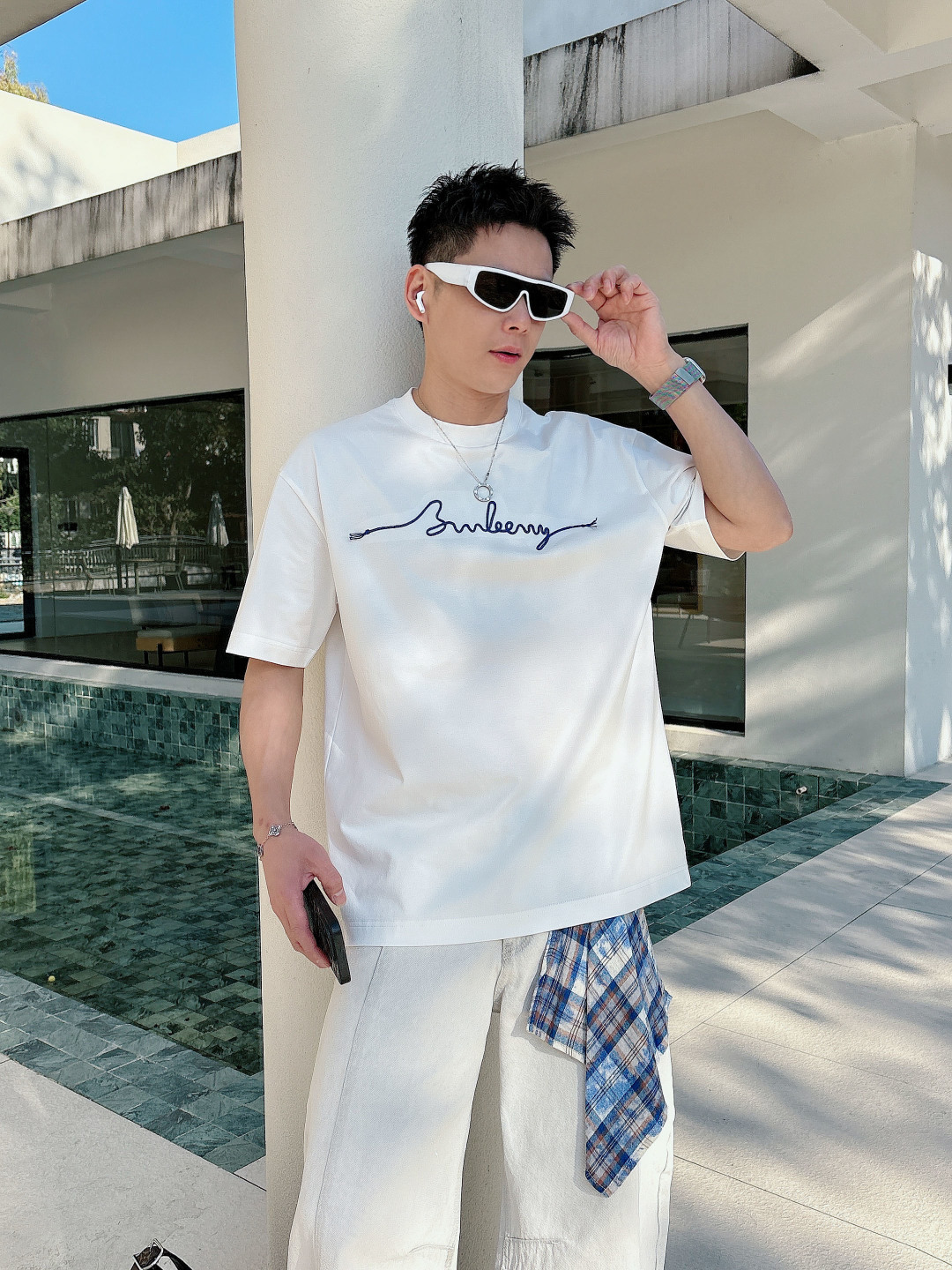 巴宝莉#BUR 2026春夏新款首发专柜最新款短袖圆领T恤 高端订制 设计前卫时尚！品牌logo重工艺设